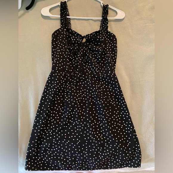Princess Polly Dresses & Skirts - Princess Polly Polka Dot Dress with Tie, size US 2